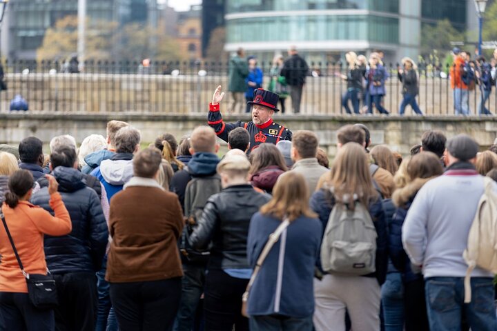 Visite de la Tour de Londres en accès anticipé, présentant les Joyaux de la Couronne et la cérémonie des Beefeaters, photo 13 | wizardtrip