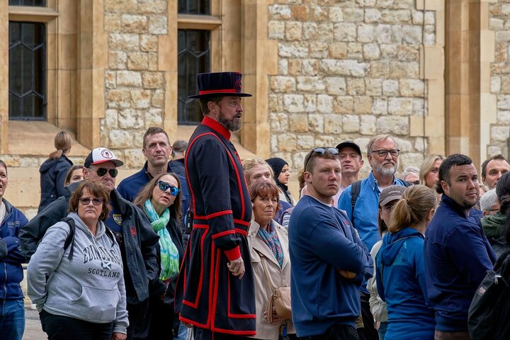 Visite de la Tour de Londres en accès anticipé, présentant les Joyaux de la Couronne et la cérémonie des Beefeaters, photo 17 | wizardtrip