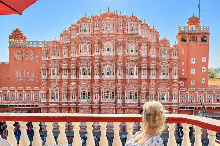 Jaipur : Visite Privée d'une Journée Complète en Voiture avec Guide et Accès Coupe-File | wizardtrip