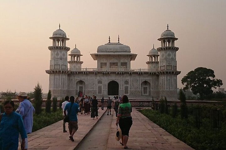 Tour privado en coche al Taj Mahal y Fuerte de Agra desde Delhi, con almuerzo de 5 estrellas, foto 7 | wizardtrip