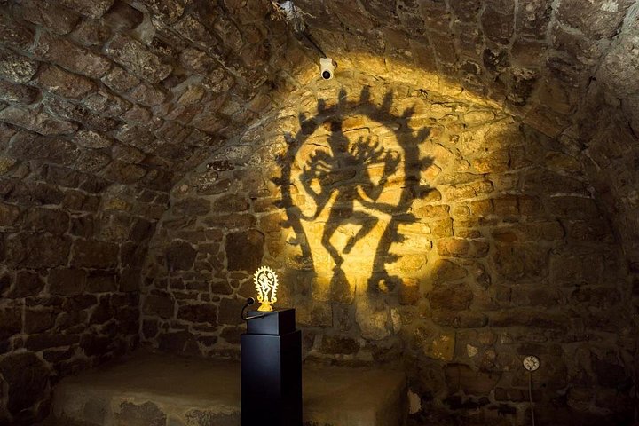 Erkunden Sie Bakus Naturwunder und kulturellen Wahrzeichen, darunter Gobustan, Schlammvulkane und der Feuertempel, Foto 22 | wizardtrip