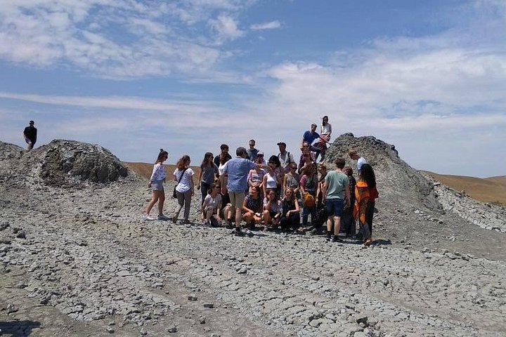 Erkunden Sie Bakus Naturwunder und kulturellen Wahrzeichen, darunter Gobustan, Schlammvulkane und der Feuertempel, Foto 33 | wizardtrip