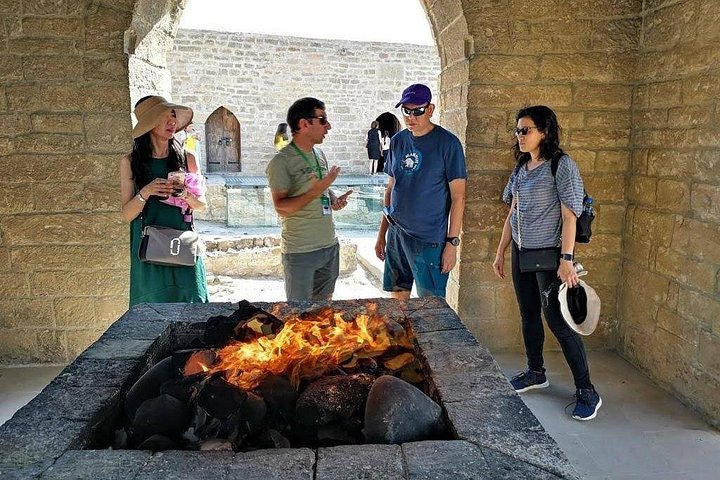 Erkunden Sie Bakus Naturwunder und kulturellen Wahrzeichen, darunter Gobustan, Schlammvulkane und der Feuertempel, Foto 36 | wizardtrip