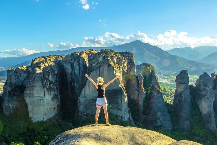 Full-Day Trip to Meteora from Thessaloniki | wizardtrip