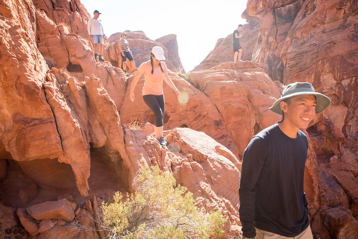 Valley of Fire Guided Hike from Las Vegas | wizardtrip
