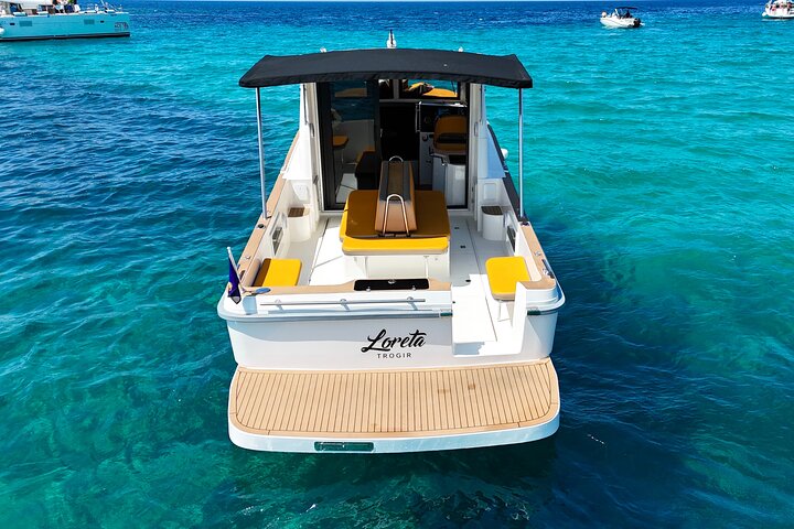 Speedboot tour naar Blauwe Lagune, Maslinica dorp en Duga Baai vanuit Trogir, Kroatië, foto 8 | wizardtrip