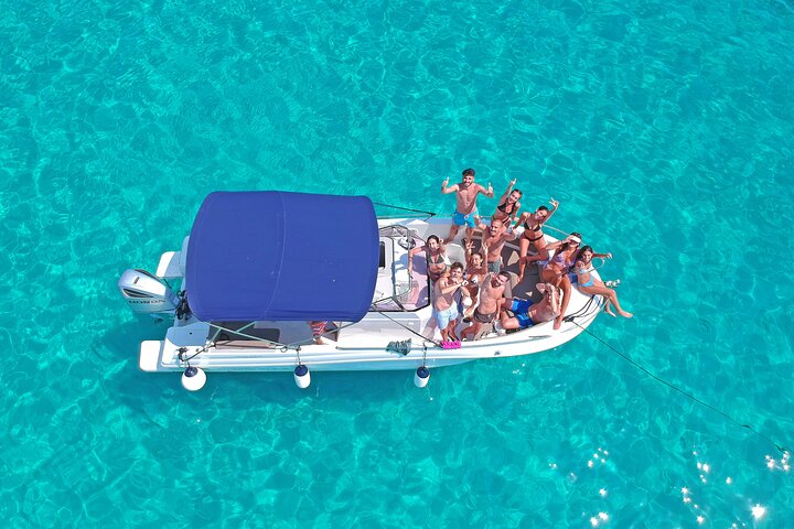 Speedboot tour naar Blauwe Lagune, Maslinica dorp en Duga Baai vanuit Trogir, Kroatië, foto 10 | wizardtrip