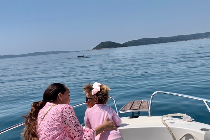 Speedboot tour naar Blauwe Lagune, Maslinica dorp en Duga Baai vanuit Trogir, Kroatië, foto 18 | wizardtrip