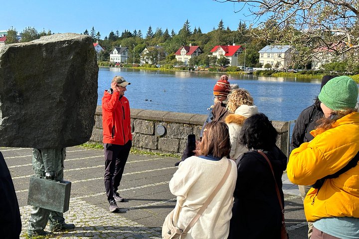 Kleingruppen-Stadtführung durch Reykjavíks Sehenswürdigkeiten und Straßen, Foto 14 | wizardtrip