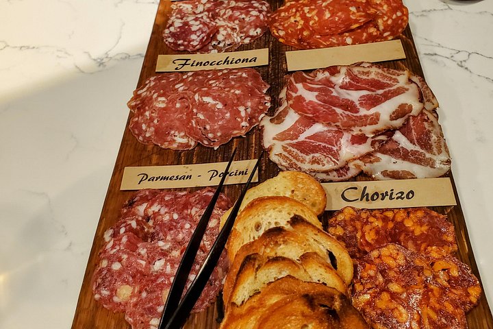 En guidet mat- og vinvandring gjennom den sjarmerende byen Healdsburg, California, foto 12 | wizardtrip
