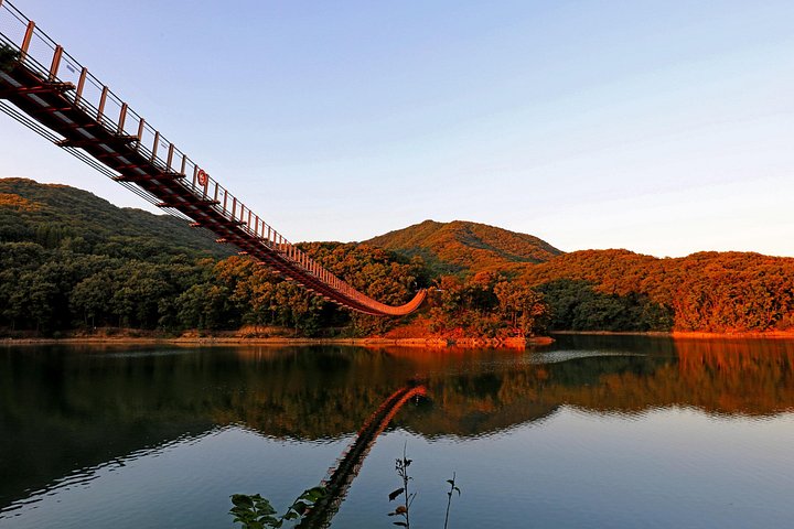 Turistas exploram a Zona Desmilitarizada da Coreia (DMZ) fortemente fortificada perto de Seul, Coreia do Sul, foto 12 | wizardtrip