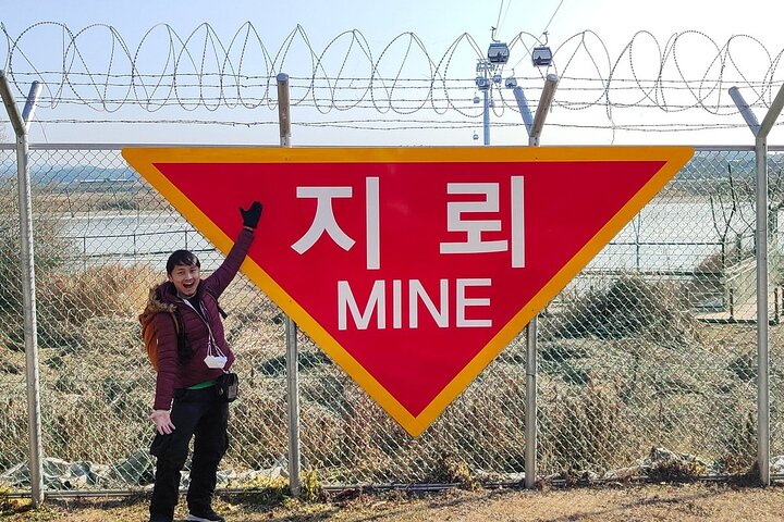 Turister udforsker Koreas Demilitariserede Zone (DMZ) nær Seoul, Sydkorea, foto 12 | wizardtrip