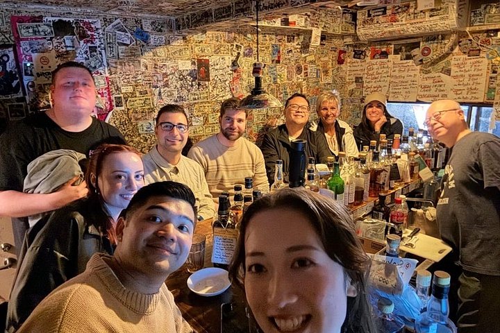 新宿の活気ある地区を巡るガイド付きハシゴ酒ツアーで、東京の活気あるナイトライフを体験してください、写真17 | wizardtrip