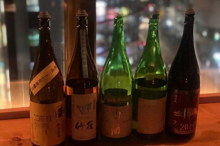 新宿の活気ある地区を巡るガイド付きハシゴ酒ツアーで、東京の活気あるナイトライフを体験してください、写真20 | wizardtrip