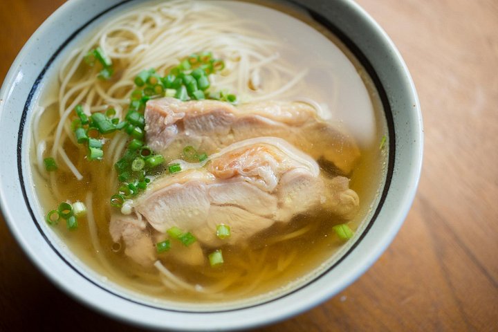 新宿の活気ある地区を巡るガイド付きハシゴ酒ツアーで、東京の活気あるナイトライフを体験してください、写真24 | wizardtrip