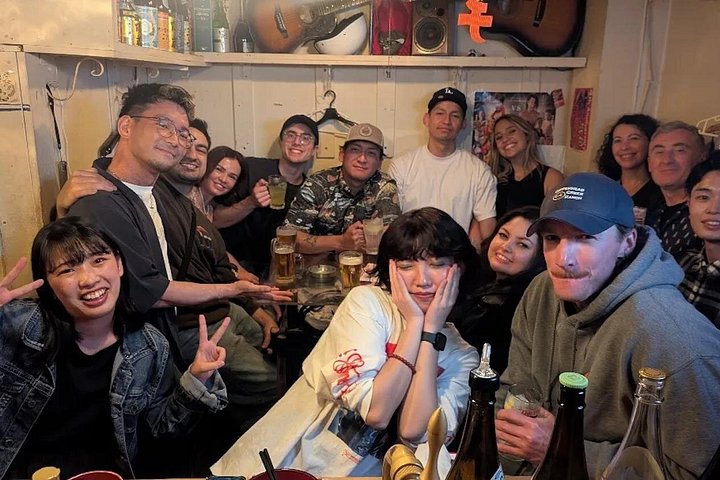新宿の活気ある地区を巡るガイド付きハシゴ酒ツアーで、東京の活気あるナイトライフを体験してください、写真42 | wizardtrip
