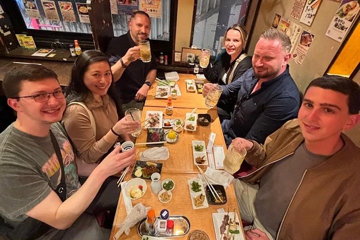新宿の活気ある地区を巡るガイド付きハシゴ酒ツアーで、東京の活気あるナイトライフを体験してください、写真49 | wizardtrip