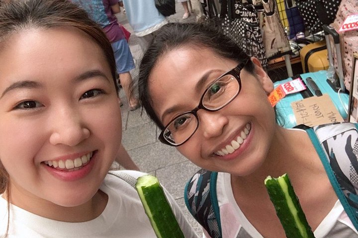 Un tour gastronómico guiado que explora el vibrante Mercado Kuromon y el distrito de Dotonbori en Osaka, con delicias locales, foto 13 | wizardtrip