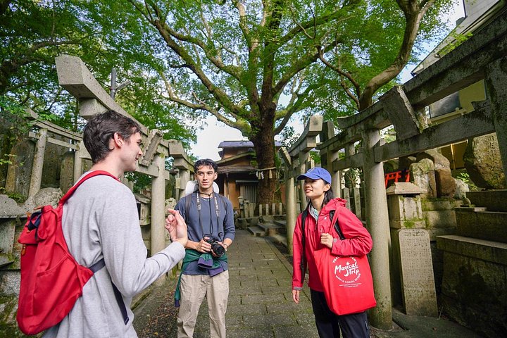 Versteckte Wanderung durch Fushimis Inari Bambushaine und Torii-Tore in Kyoto, Japan, Foto 38 | wizardtrip