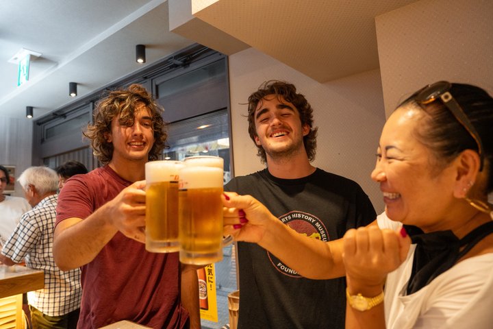 Bar crawl in Osaka door het Tenma-district, proeven van lokaal eten en drinken, foto 20 | wizardtrip