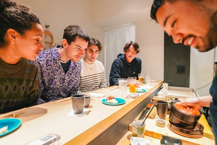 Een premium foodtour in Shinjuku, Tokio, met Omakase sushi en A5 Wagyu-rundvlees, foto 8 | wizardtrip