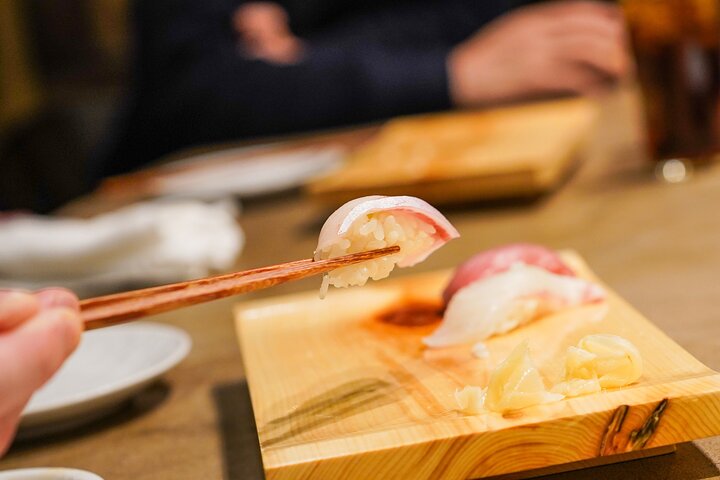 Een premium foodtour in Shinjuku, Tokio, met Omakase sushi en A5 Wagyu-rundvlees, foto 46 | wizardtrip
