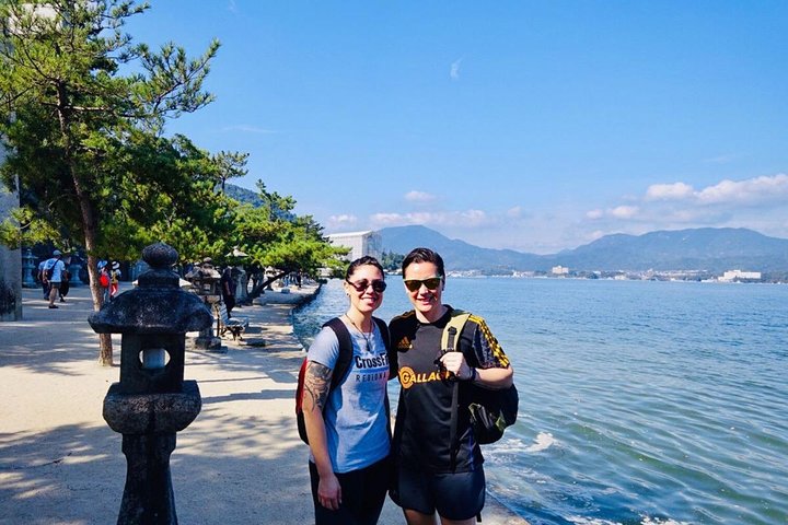 広島のガイド付きウォーキングツアーで、宮島の象徴的な厳島神社、海に浮かぶ鳥居、文化的な名所を巡りましょう、写真15 | wizardtrip
