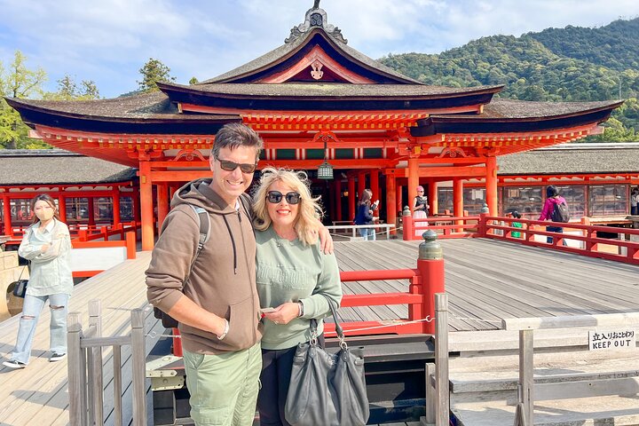 広島のガイド付きウォーキングツアーで、宮島の象徴的な厳島神社、海に浮かぶ鳥居、文化的な名所を巡りましょう、写真20 | wizardtrip