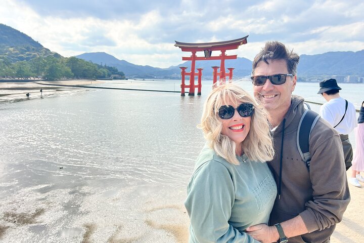 広島のガイド付きウォーキングツアーで、宮島の象徴的な厳島神社、海に浮かぶ鳥居、文化的な名所を巡りましょう、写真24 | wizardtrip