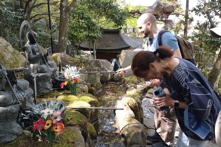 広島のガイド付きウォーキングツアーで、宮島の象徴的な厳島神社、海に浮かぶ鳥居、文化的な名所を巡りましょう、写真41 | wizardtrip