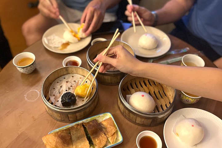 Un tour gastronomique nocturne guidé à travers Chinatown à Bangkok, dégustant divers plats de rue et spécialités locales, photo 11 | wizardtrip
