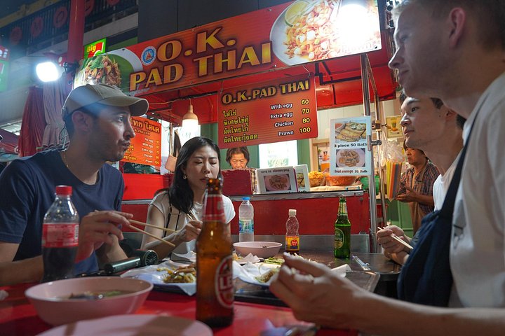 Un tour gastronomique nocturne guidé à travers Chinatown à Bangkok, dégustant divers plats de rue et spécialités locales, photo 19 | wizardtrip