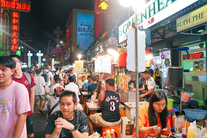 Un tour gastronomique nocturne guidé à travers Chinatown à Bangkok, dégustant divers plats de rue et spécialités locales, photo 24 | wizardtrip