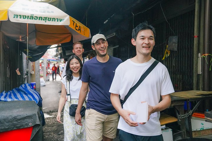 Un tour gastronomique nocturne guidé à travers Chinatown à Bangkok, dégustant divers plats de rue et spécialités locales, photo 26 | wizardtrip