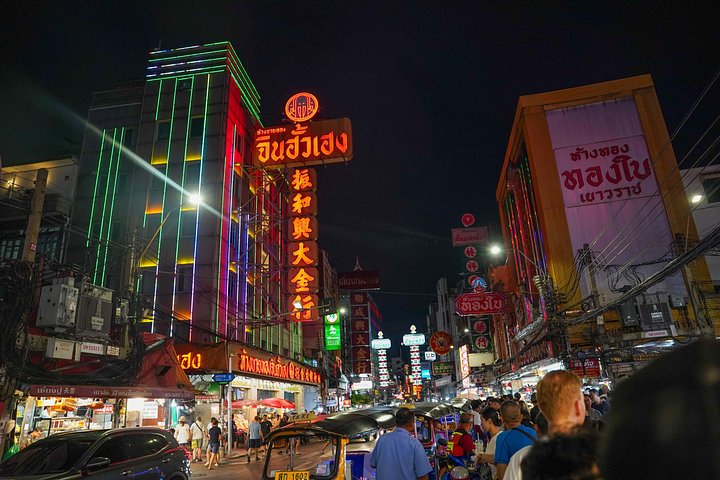 Un tour gastronomique nocturne guidé à travers Chinatown à Bangkok, dégustant divers plats de rue et spécialités locales, photo 32 | wizardtrip