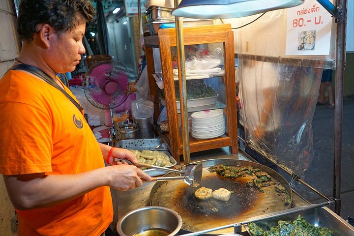 Un tour gastronomique nocturne guidé à travers Chinatown à Bangkok, dégustant divers plats de rue et spécialités locales, photo 41 | wizardtrip