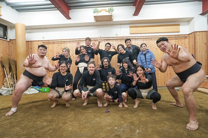 Authentisches Sumo-Erlebnis mit Chanko-Mittagessen in einer ehemaligen Sumo-Trainingshalle in Kawasaki, Japan, Foto 7 | wizardtrip