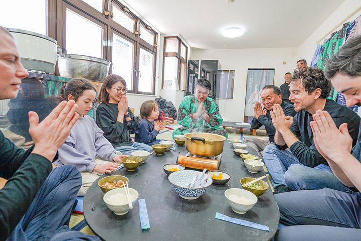 Authentisches Sumo-Erlebnis mit Chanko-Mittagessen in einer ehemaligen Sumo-Trainingshalle in Kawasaki, Japan, Foto 9 | wizardtrip