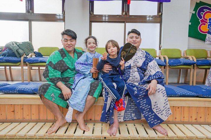 Authentisches Sumo-Erlebnis mit Chanko-Mittagessen in einer ehemaligen Sumo-Trainingshalle in Kawasaki, Japan, Foto 20 | wizardtrip