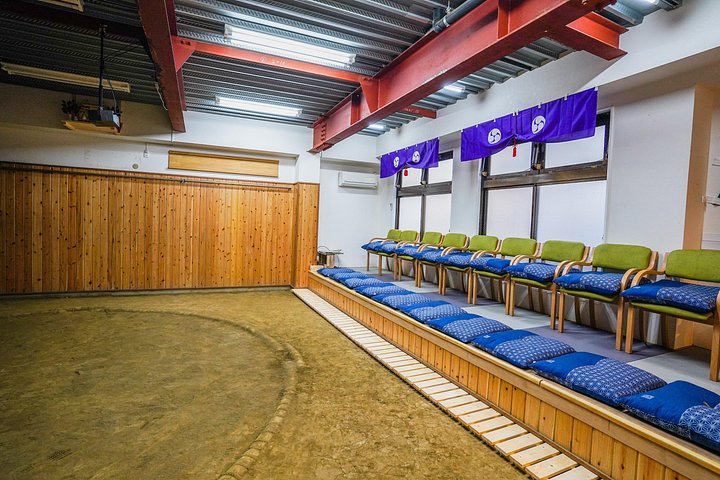 Authentisches Sumo-Erlebnis mit Chanko-Mittagessen in einer ehemaligen Sumo-Trainingshalle in Kawasaki, Japan, Foto 40 | wizardtrip