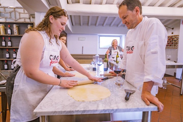 Hands-on Italian cooking class in Florence, learning to make pasta and tiramisu, photo 9 | wizardtrip