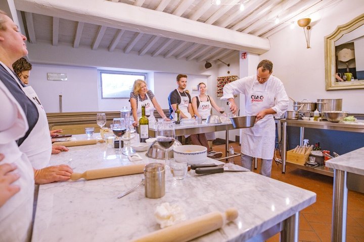 Hands-on Italian cooking class in Florence, learning to make pasta and tiramisu, photo 10 | wizardtrip