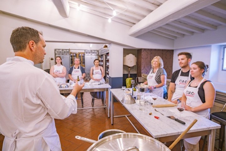 Hands-on Italian cooking class in Florence, learning to make pasta and tiramisu, photo 13 | wizardtrip