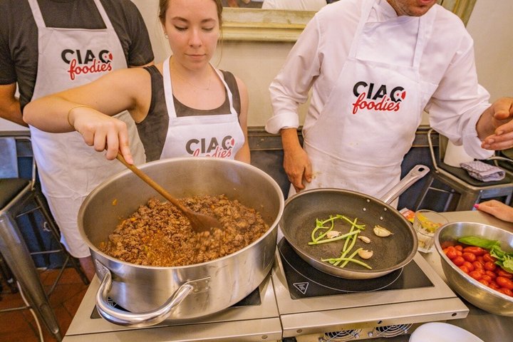 Hands-on Italian cooking class in Florence, learning to make pasta and tiramisu, photo 14 | wizardtrip