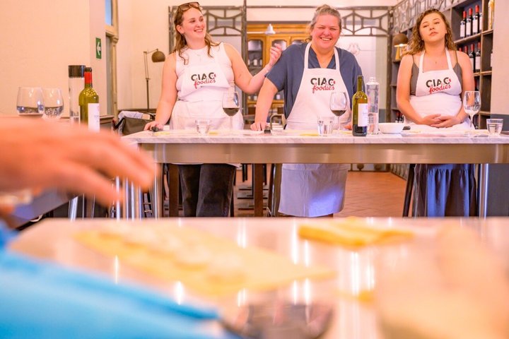 Hands-on Italian cooking class in Florence, learning to make pasta and tiramisu, photo 19 | wizardtrip