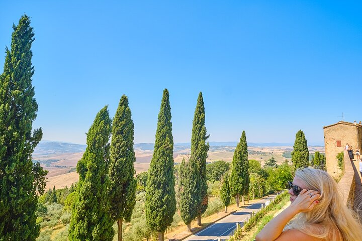 Full Day Tour to Val d'Orcia and Gladiator's Fields with Wines | wizardtrip
