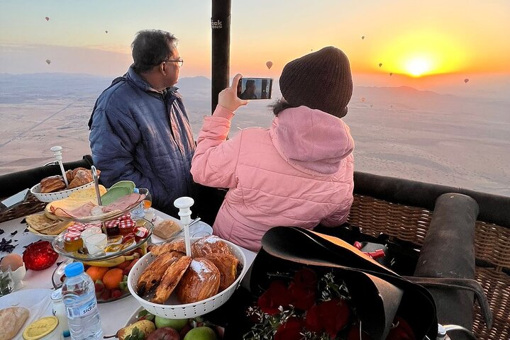 Vol en montgolfière au-dessus de Marrakech au lever du soleil avec petit-déjeuner berbère et balade à dos de dromadaire, photo 24 | wizardtrip