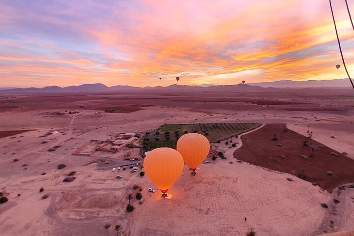 Vol en montgolfière au-dessus de Marrakech au lever du soleil avec petit-déjeuner berbère et balade à dos de dromadaire, photo 26 | wizardtrip