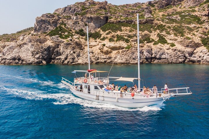 Nyt et luksuriøst svømmecruise langs Rhodos' kyst med bading, bespisning og åpen bar, foto 17 | wizardtrip