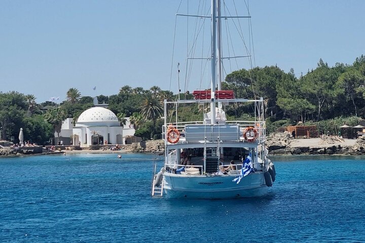 Nyt et luksuriøst svømmecruise langs Rhodos' kyst med bading, bespisning og åpen bar, foto 18 | wizardtrip